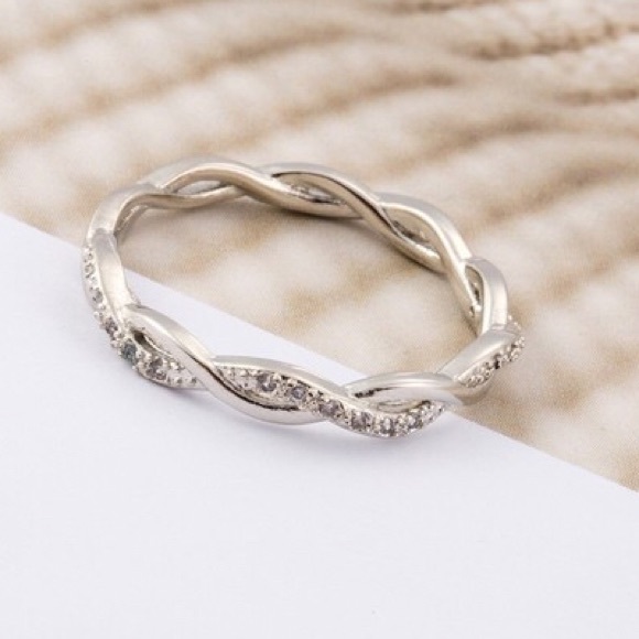 925 Sterling Silver CZ Elegant Winding Band Ring - Picture 3 of 4